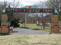 USA - Clinton OK - McLain Rogers Park (19 Apr 2009)